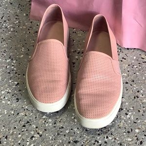 VINCE slip ons